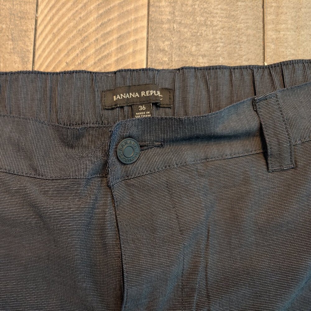 Banana Republic Black Stretch‑Waist Flat‑Front Shorts 36 | 9" Inseam